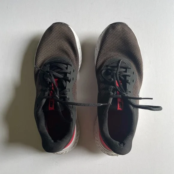 Nike Revolution 5 Running Sneakers Black Size 10 - Picture 2 of 13